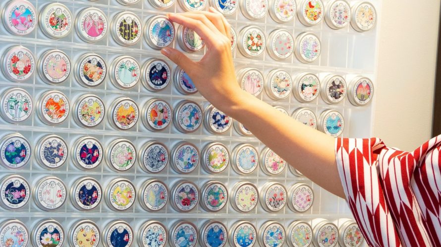 365日分の柄の選べるハンドクリーム浅草「よろし化粧堂」はプレゼントに最適!
